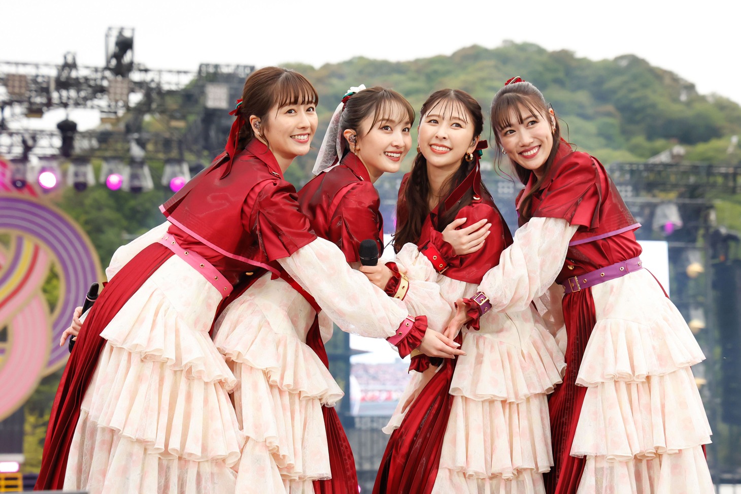 ももいろクローバーZ「ももクロ春の一大事2023 in 福山市 ～笑顔のチカラ つなげるオモイ～」4月23日公演の様子。