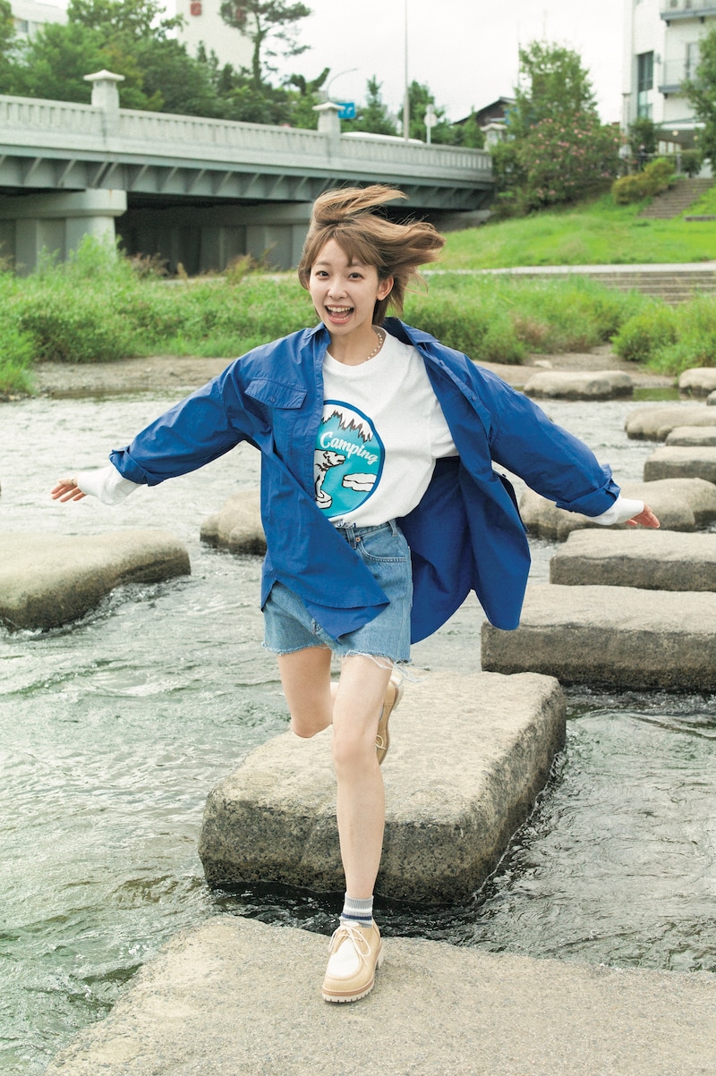 now（ExWHYZ）「やみつきガール」より。（撮影：細居幸次郎）