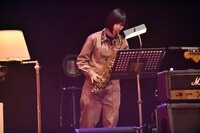 前田サラ（Sax）