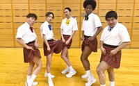 「ミニスカート陸上」出場者。(c)テレビ朝日