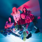 SCANDALのポップアップショップが渋谷で開催、メンバー愛用の楽器も展示