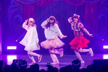 「キャンディ・ナイト」を歌う（左から）YUMA（BUDDiiS）、大倉空人（原因は自分にある。）、REI（ONE N' ONLY）。