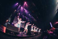 「真っ白なキャンバス全国ツアー2023 『だから夢、だけど現』 」ファイナル公演の様子。（撮影：真島洸）