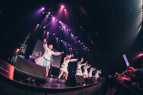 「真っ白なキャンバス全国ツアー2023 『だから夢、だけど現』 」ファイナル公演の様子。（撮影：真島洸）