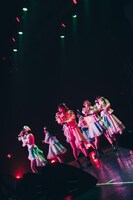 「真っ白なキャンバス全国ツアー2023 『だから夢、だけど現』 」ファイナル公演の様子。（撮影：真島洸）