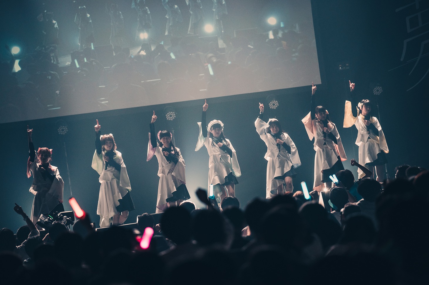 「真っ白なキャンバス全国ツアー2023 『だから夢、だけど現』 」ファイナル公演の様子。（撮影：真島洸）