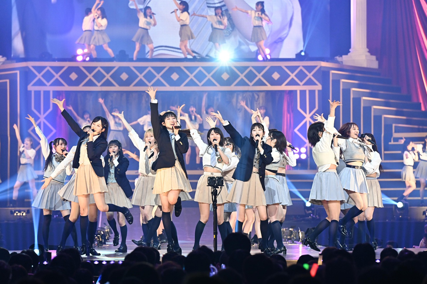 「AKB48 春コンサート 2023 ～好きだ！と叫ぼう～」の様子。