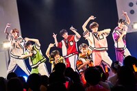 THE SUPER FRUIT（撮影：上溝恭香）