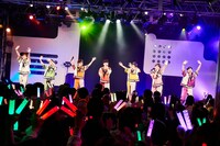 THE SUPER FRUIT（撮影：上溝恭香）