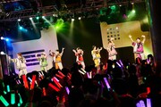 THE SUPER FRUIT「THE SUPER FRUIT - Reception Live -」の様子。（撮影：上溝恭香）