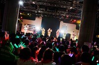 THE SUPER FRUIT「THE SUPER FRUIT - Reception Live -」の様子。（撮影：上溝恭香）