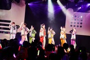 THE SUPER FRUIT「THE SUPER FRUIT - Reception Live -」の様子。（撮影：上溝恭香）
