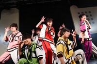 THE SUPER FRUIT（撮影：上溝恭香）