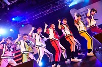 THE SUPER FRUIT（撮影：上溝恭香）