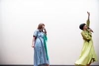 急にアンパンマンになったNao☆に追いやられるバイキンマン役のMegu。