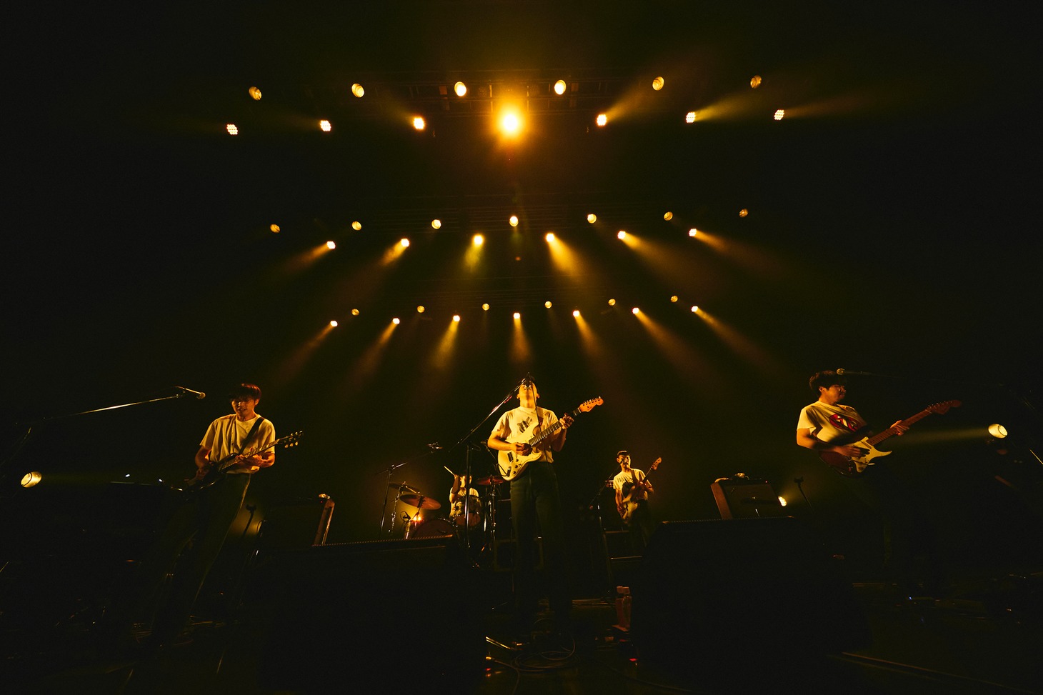「never young beach - TOUR 2023 ”春歌舞” -」東京公演の様子。（撮影：鳥居洋介）