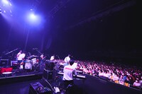 「never young beach - TOUR 2023 ”春歌舞” -」東京公演の様子。（撮影：鳥居洋介）