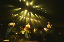 never young beachと森山直太朗のセッションの様子。（撮影：鳥居洋介）