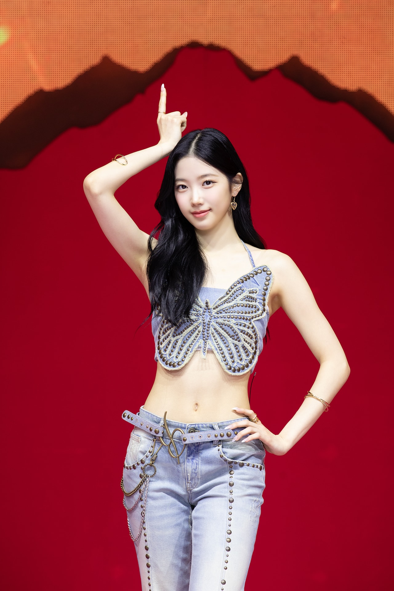 kazuha LESSERAFIM15.jpg?impolicy=lt&