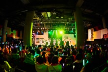 THE SUPER FRUIT「THE SUPER FRUIT - Reception Live -」の様子。（撮影：上溝恭香）