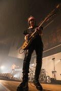真島昌利(G)(写真:柴田恵理)