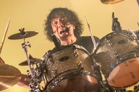 桐田勝治（Dr）（写真：柴田恵理）