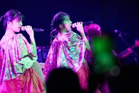 「NEO KAWAII FESTIVAL 2023」よりCHAIのステージの様子。（Photo by Yoshio Nakaiso）
