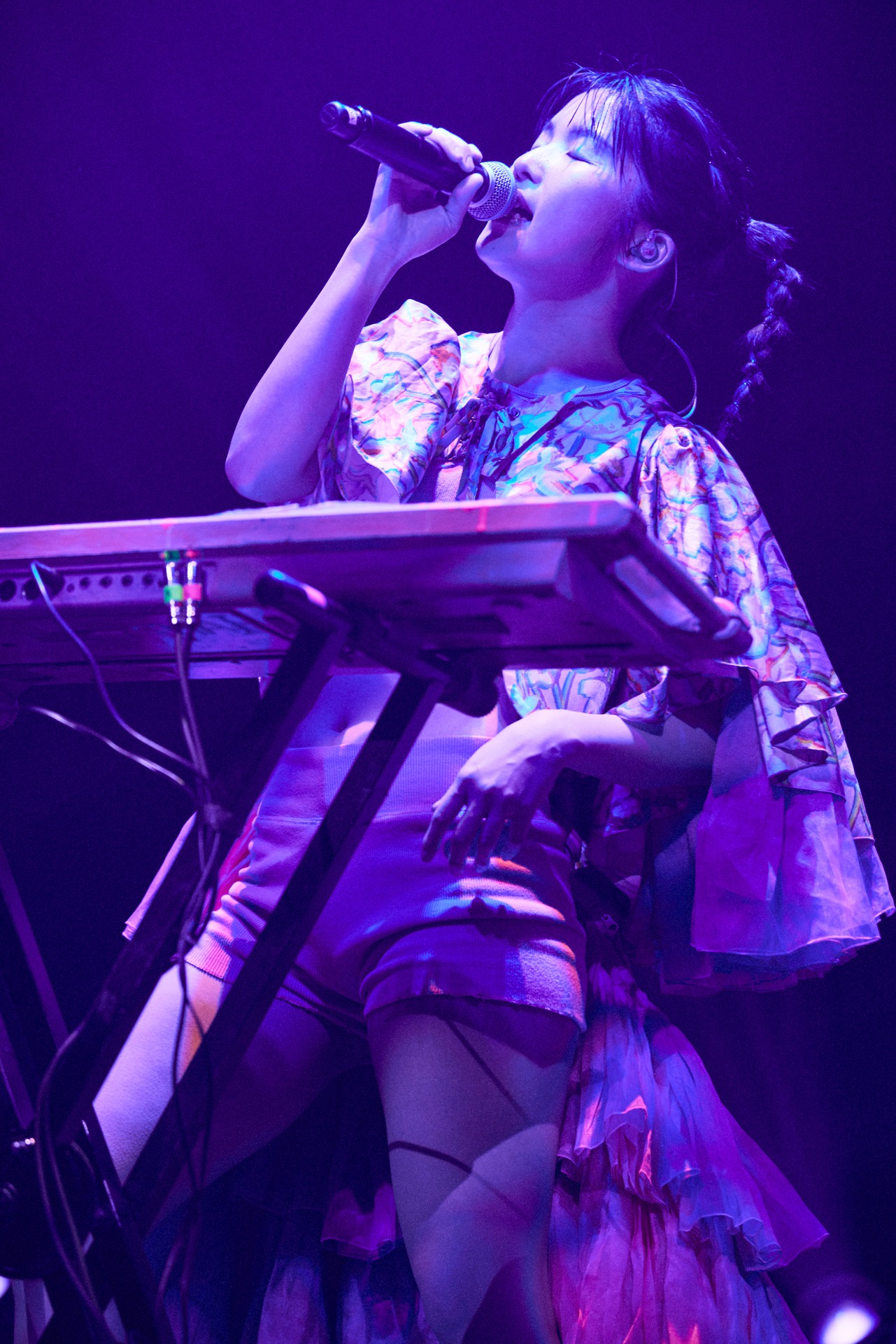 マナ（Vo, Key / CHAI）（Photo by Yoshio Nakaiso）
