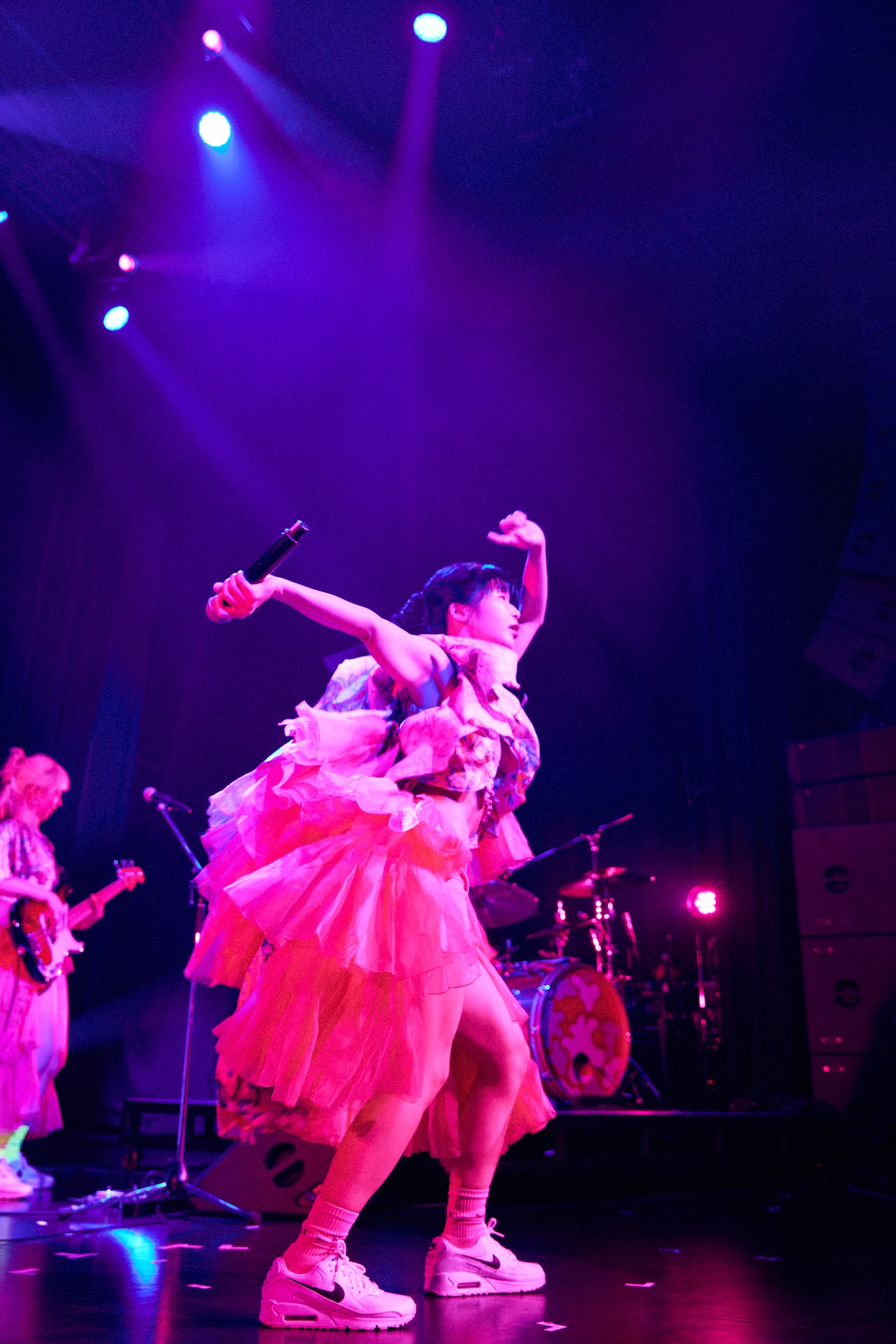 マナ（Vo, Key / CHAI）（Photo by Yoshio Nakaiso）