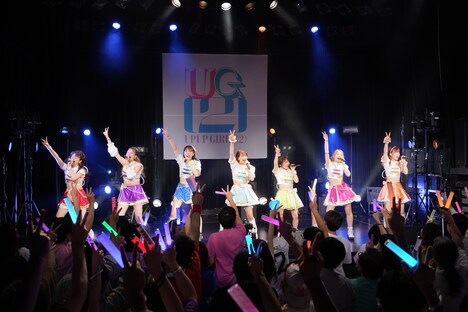 「アップアップガールズ（２）春ツアー2023　～ にきちゃんファミリー増殖計画～」ファイナル公演の様子。