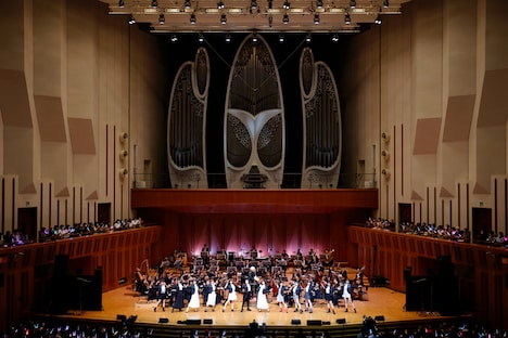 「BEYOOOOOPHONIC」の様子。