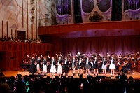 「BEYOOOOOPHONIC」の様子。