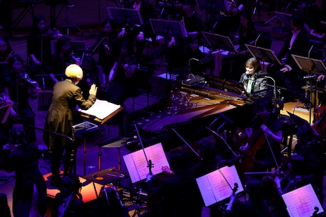 藤原いくろうと小林萌花。