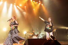 眉村ちあき＆大森靖子が六本木で対バン、最後は「旧石器PIZZA」でコラボ