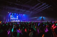 FRUITS ZIPPER「FRUITS ZIPPER 1st Anniversary 超めでたいライブ！」の様子。（撮影：ヨシモリユウナ）