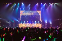 FRUITS ZIPPER「FRUITS ZIPPER 1st Anniversary 超めでたいライブ！」の様子。（撮影：ヨシモリユウナ）