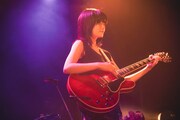 畳野彩加（Vo, G）（撮影：廣田達也）