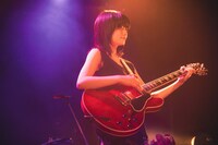 畳野彩加（Vo, G）（撮影：廣田達也）