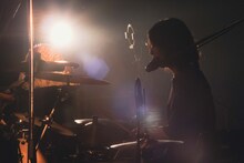 石田成美（Dr）（撮影：廣田達也）