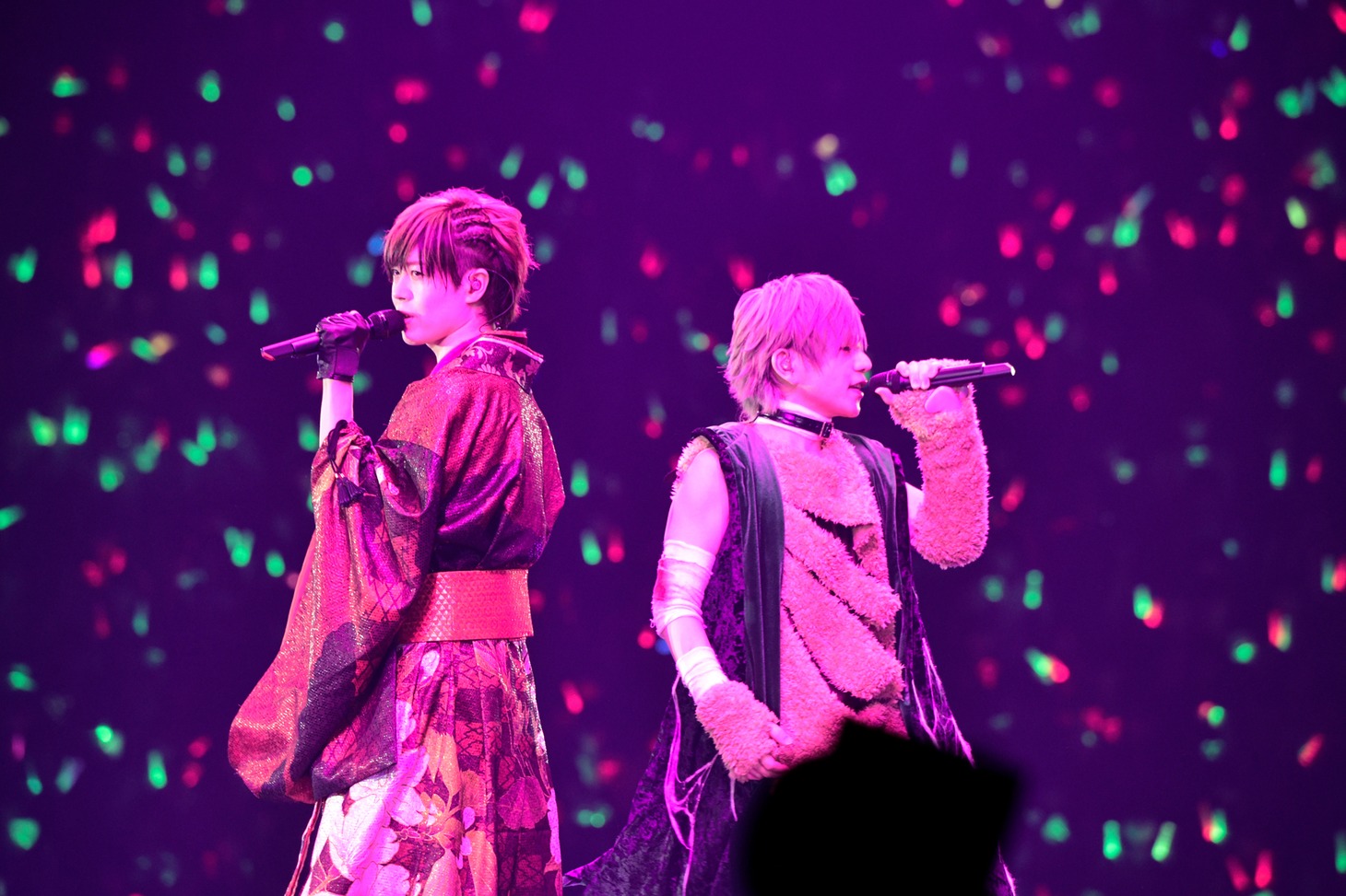 左からとなりの坂田。、うらたぬき