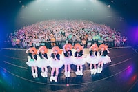 FRUITS ZIPPER「FRUITS ZIPPER 1st Anniversary 超めでたいライブ！」の様子。（撮影：ヨシモリユウナ）