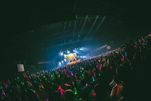 FRUITS ZIPPER「FRUITS ZIPPER 1st Anniversary 超めでたいライブ！」の様子。（撮影：ヨシモリユウナ）