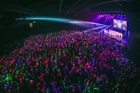 FRUITS ZIPPER「FRUITS ZIPPER 1st Anniversary 超めでたいライブ！」の様子。（撮影：ヨシモリユウナ）