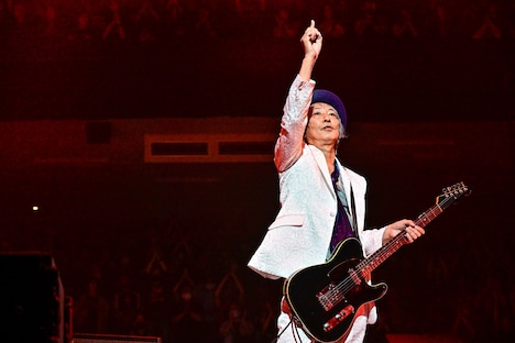 村越“HARRY”弘明（Vo, G）（撮影：土居政則）