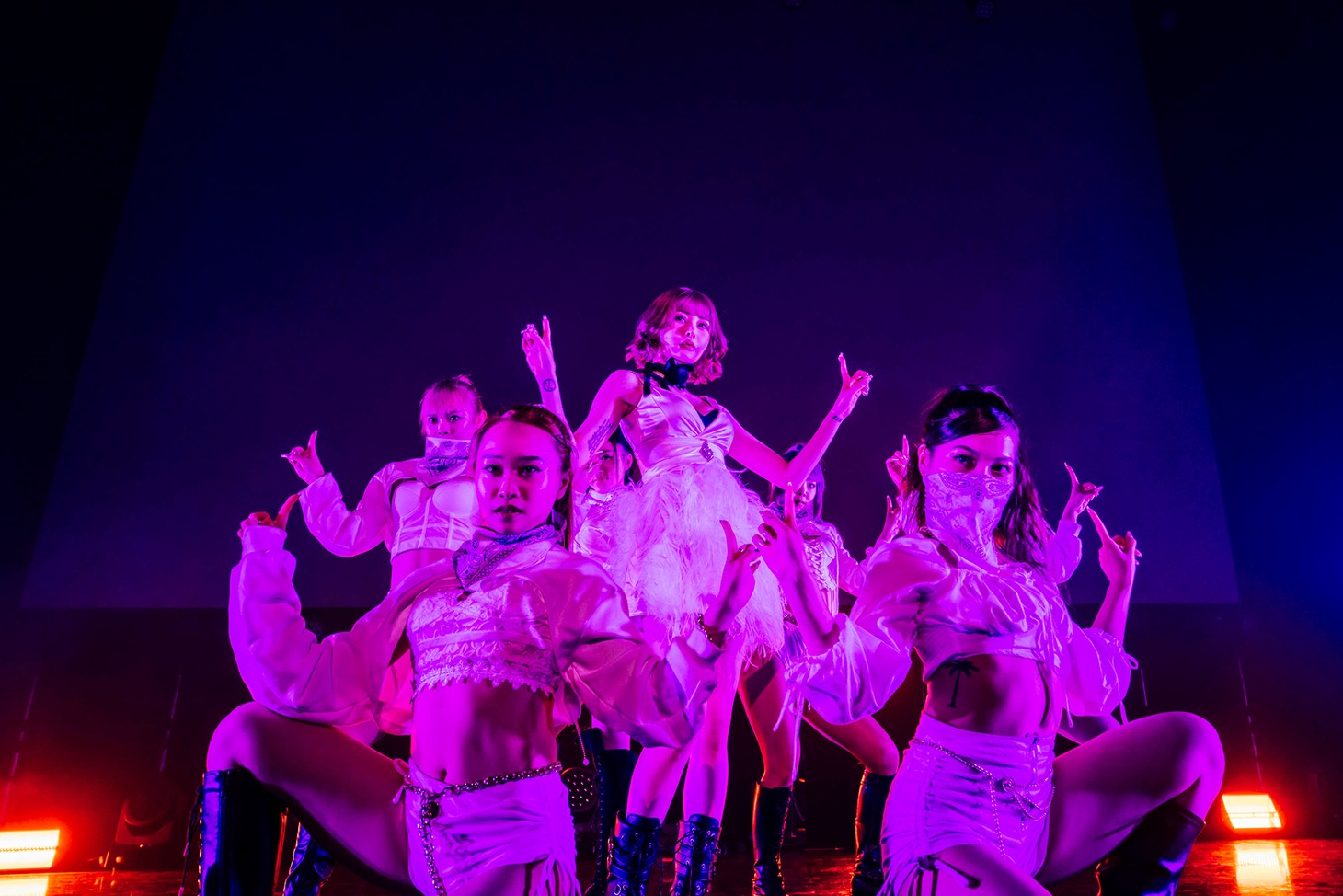 戦慄かなのと戦慄ビッチーズ。（Photo by yokoyama masato）