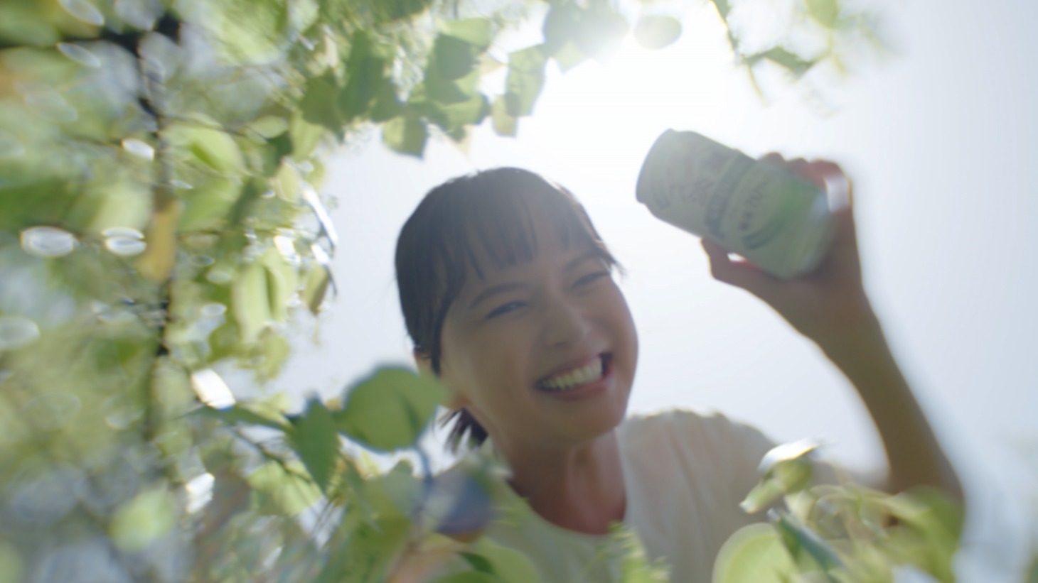 「淡麗グリーンラベル」テレビCM「GREEN JUKEBOX 居篇」より。