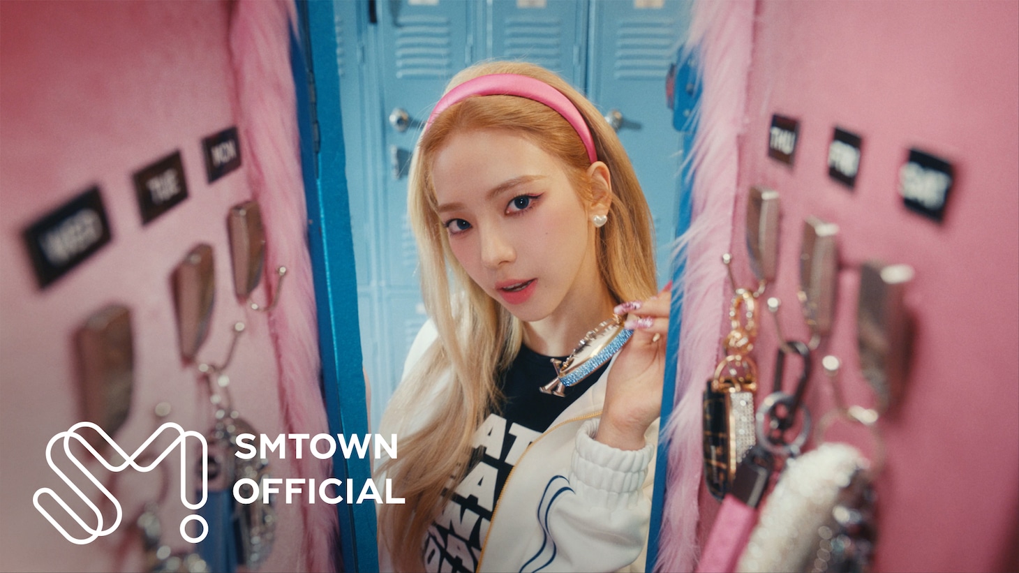 aespa「Spicy」ミュージックビデオより。（aespa Twitter @aespa_officialより）