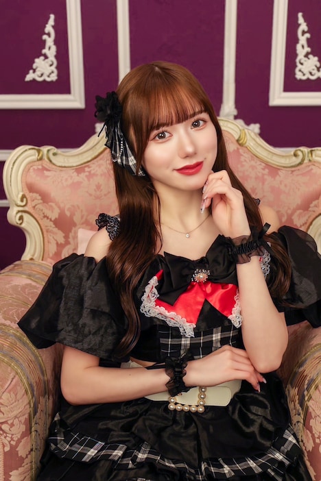 アテナ・シオリ