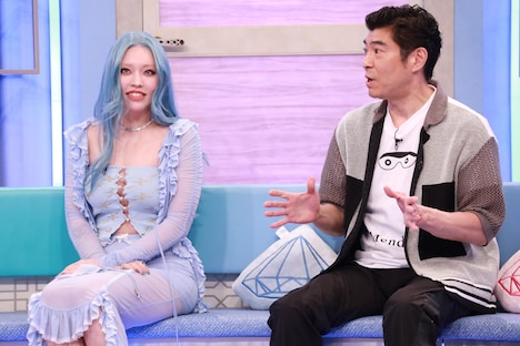 左からちゃんみな、高嶋政宏。(c)フジテレビ