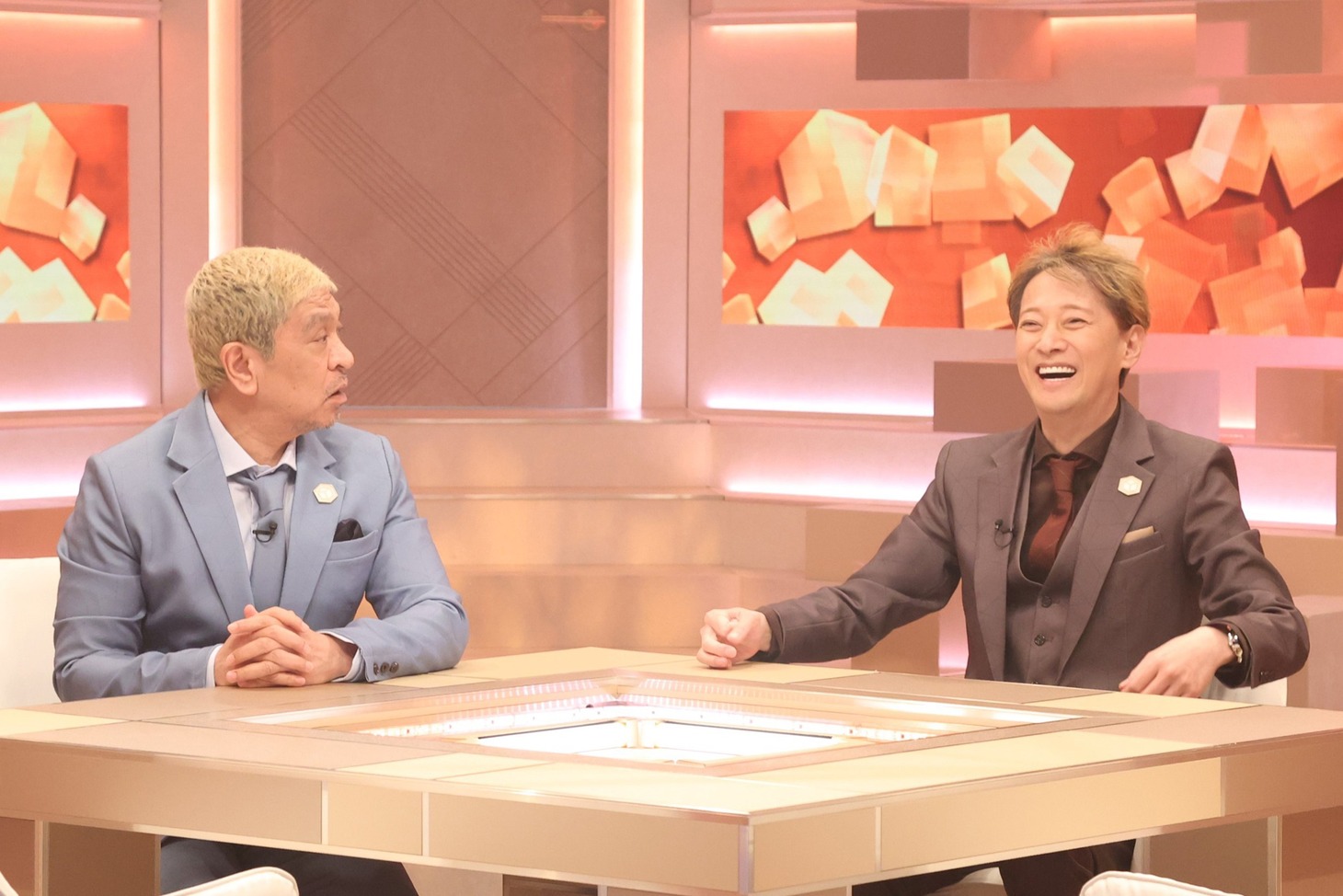左から松本人志（ダウンタウン）、中居正広。(c)フジテレビ
